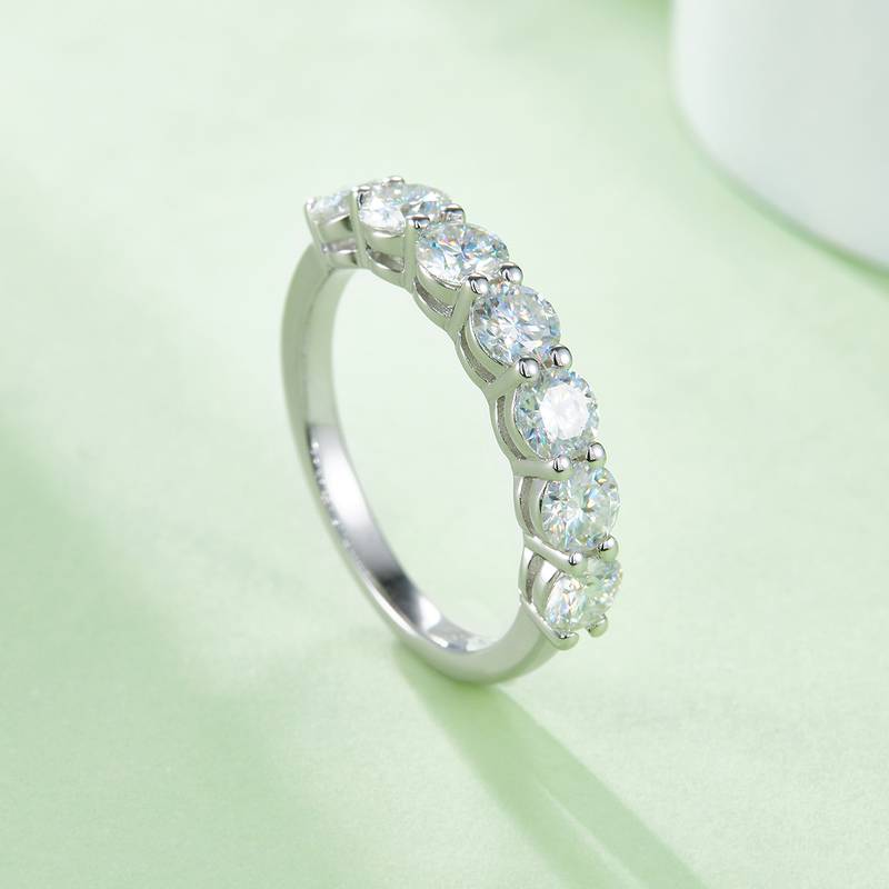 Circular S925 Silver Plated Platinum Moissanite Diamond Women's Ring 2.1 Carat D-Class